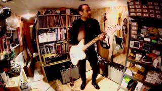 Video thumbnail for Reuss SF-02 Goo Goo Fuzz demo by Manoj Ramdas (FY6 Superfuzz clone) by Reuss Musical Instruments / Reusseffects