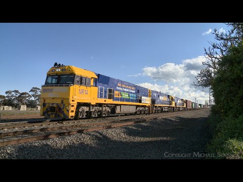 4PM4 Freight Train With Steel Wagons & Shipping Containers (24/7/2022) - PoathTV Australian Railway