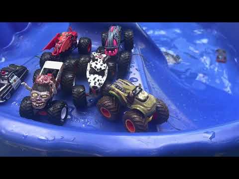 SINK OR FLOAT.  CARS. MONSTER TRUCKS. Monster Jam. Lightning McQueen. hot wheels. Water play.