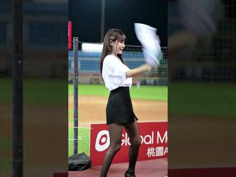 【Rakuten Girls】樂天 #孟潔 { 一致團結 } 上班族黑絲 20230907
