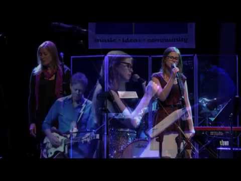 Emily Hawkins - "Home" (eTown webisode #554)