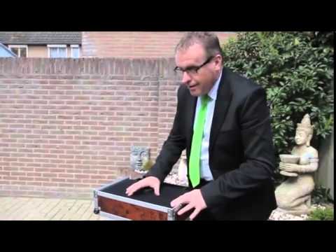 Saturn Magic -Harmonica Chop Cup Black (Silicon) by Leo Smetsers - Trick