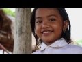  Welt-Sicht Projekt: 453 - Kinderdorf in Kambodscha: Dank eines Stipendiums, um in Frankreich zu studieren, ist Muoy Sie dem Schicksal ihrer Eltern und Geschwister entkommen, die während der Khmer Rouge umkamen. Für sie ist es klar, dass es eine Ausbildun