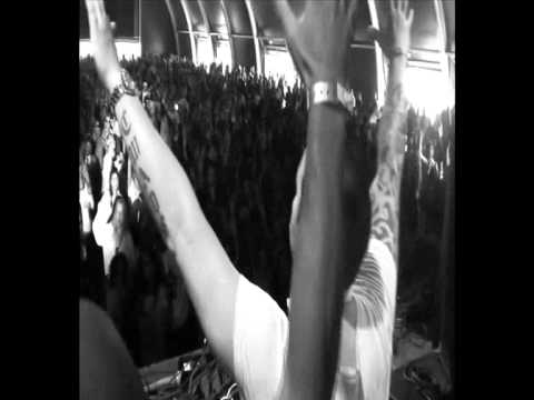 Brian Chundro & Santos at Latinvillage Festival 2012