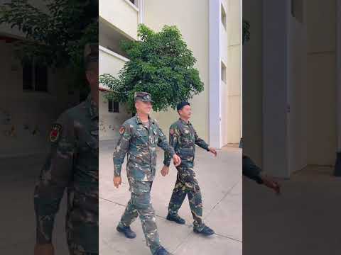&ldquo;只要向前走，每一步都是前进！哈哈！&rdquo;#教官