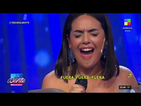 Fuera de mi Vidaa 🎤🎶😍😍💥 #lareina #angelaleiva #angela14años #americatv #nochealdente #valerialinch .