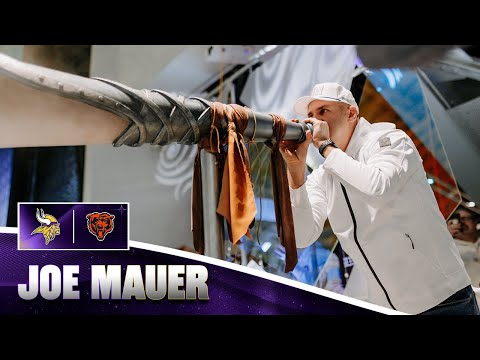 Joe Mauer Leads Skol Chant & Sounds Gjallarhorn Prior to Vikings vs. Bears Game