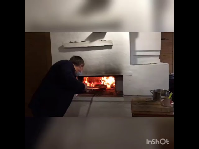 Салават Фәтхетдинов @salavat_fatkhutdinov_official "Татар авылы" комплексында авыл мичендә коймак пешереп, кунакларны авыз иттерде