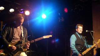 VALERIE LOVES ME - MATERIAL RE-ISSUE