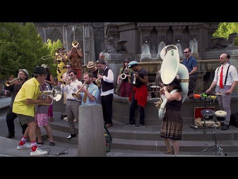 "Fanfare enjouée" du Ktipietok Orkestra