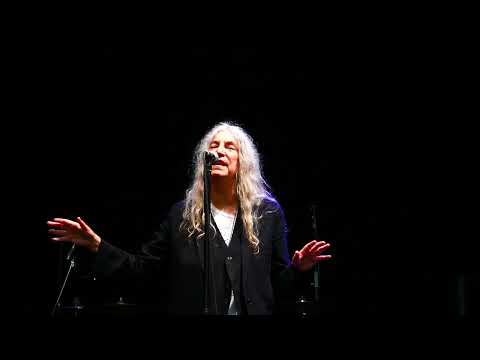 Patti Smith: One too many mornings (Bob Dylan) Berlin Zitadelle Spandau 10. Juni 2022 ( 06-10-2022 )