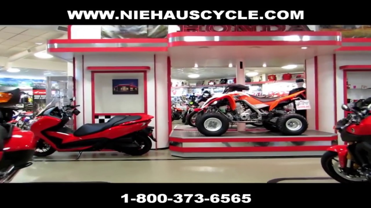 A photo of this 2025 Honda Pioneer 1000-6 Crew Deluxe