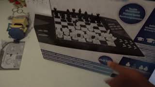 ChessMan Elite: The new chess computer unboxing and review with a kid