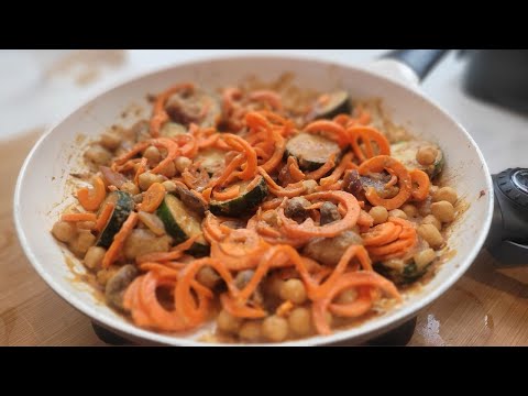 15 Minute Meal: Carrot Spaghetti & Instant Creamy Veggie Sauce! I'm addicted to this EASY MEAL PREP