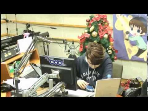 140109 Sukira Cut - Ryeowook, Okdal & N photo taking