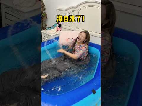 Une blague dangereuse sur le lit d’une amie innocente 😱💦