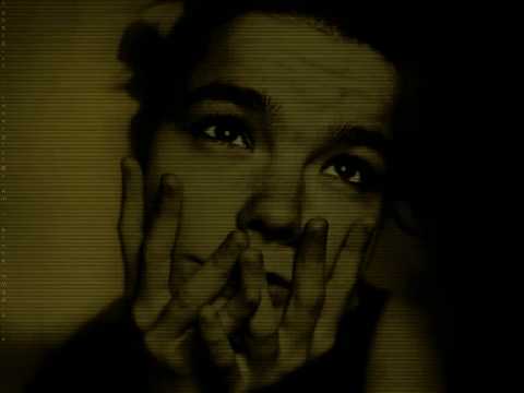 Björk-Play Dead