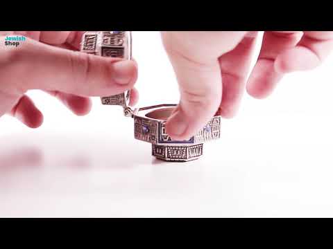 download lagu mp3 mp4 Travel Shabbat Candlesticks, download lagu Travel Shabbat Candlesticks gratis, unduh video klip Travel Shabbat Candlesticks