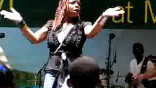 Leela James live in Brooklyn - Give It To Me Baby