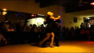 CESAR AGAZZI Y VIRGINIA UVA EN LA MILONGA 10 "EL RECODO"