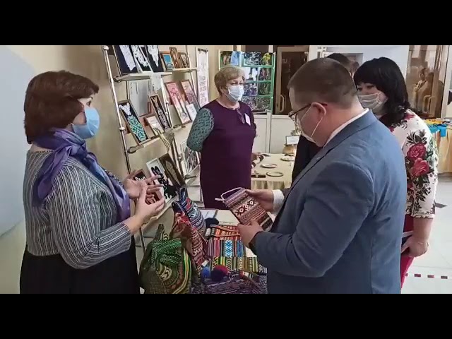 На концерте в честь Дня учителя прошла выставка