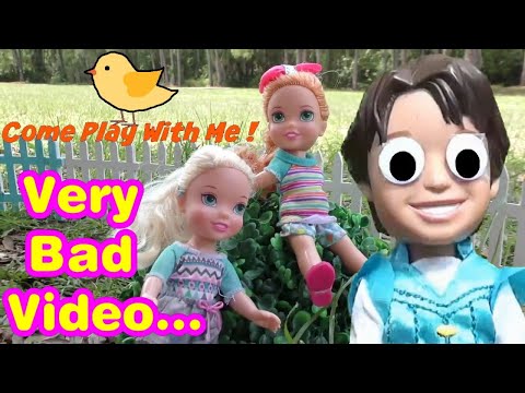 COME PLAY WITH ME - Painting a fence ! Elsa & Anna toddlers - outdoors fun - Barbie (PARODY VERSION)
