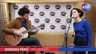Barbara Pravi chante "Pas grandir" dans les studios de RFM