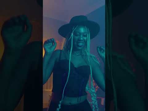 GCGQ - When I Call  (Official Vertical Visualizer )