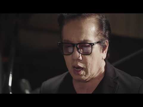 Thể hiện bởi Elvis Phương