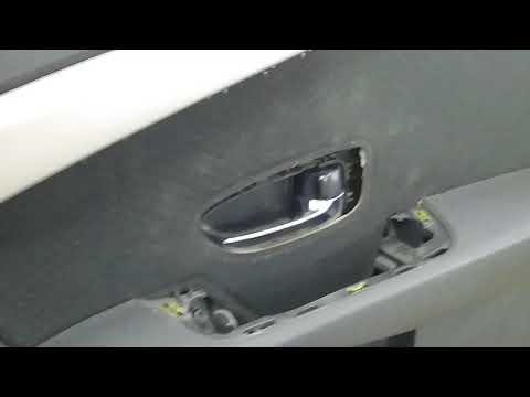 Как снять обшивку двери Ниссан Альмера (Nissan Almera)