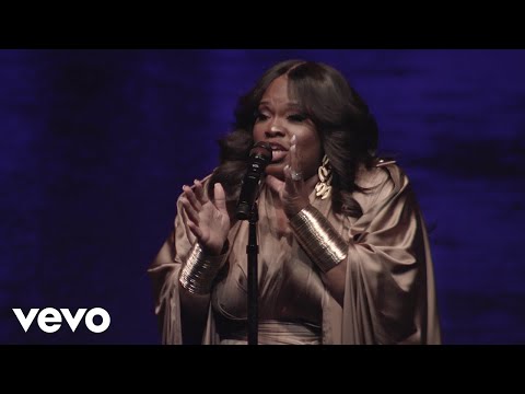 Tasha Cobbs Leonard - Burdens Down (Performance Video)