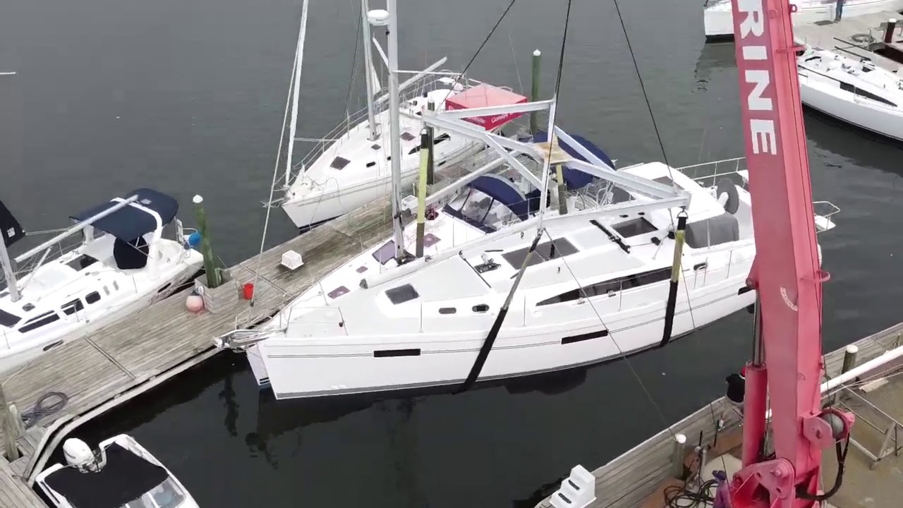 Спуск на воду Catalina 425