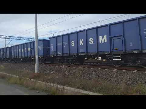 towarowy pociąg odjerzdza z rezerwy