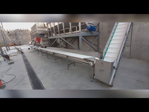 Grape stem and stalk transporting and on truck loading system - August, 2022