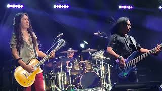 Download lagu Setia Dalam Kacamu - Search Awie Rockology Concert Educity JB 5th July 2025 mp3