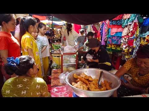 Fresh Food And Breakfast Inside Phoum Russey Market - Cambodian Street Food In Phnom Penh