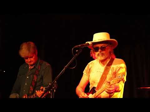 Zluty pes Indianska dymka 202006 MB by BoBr