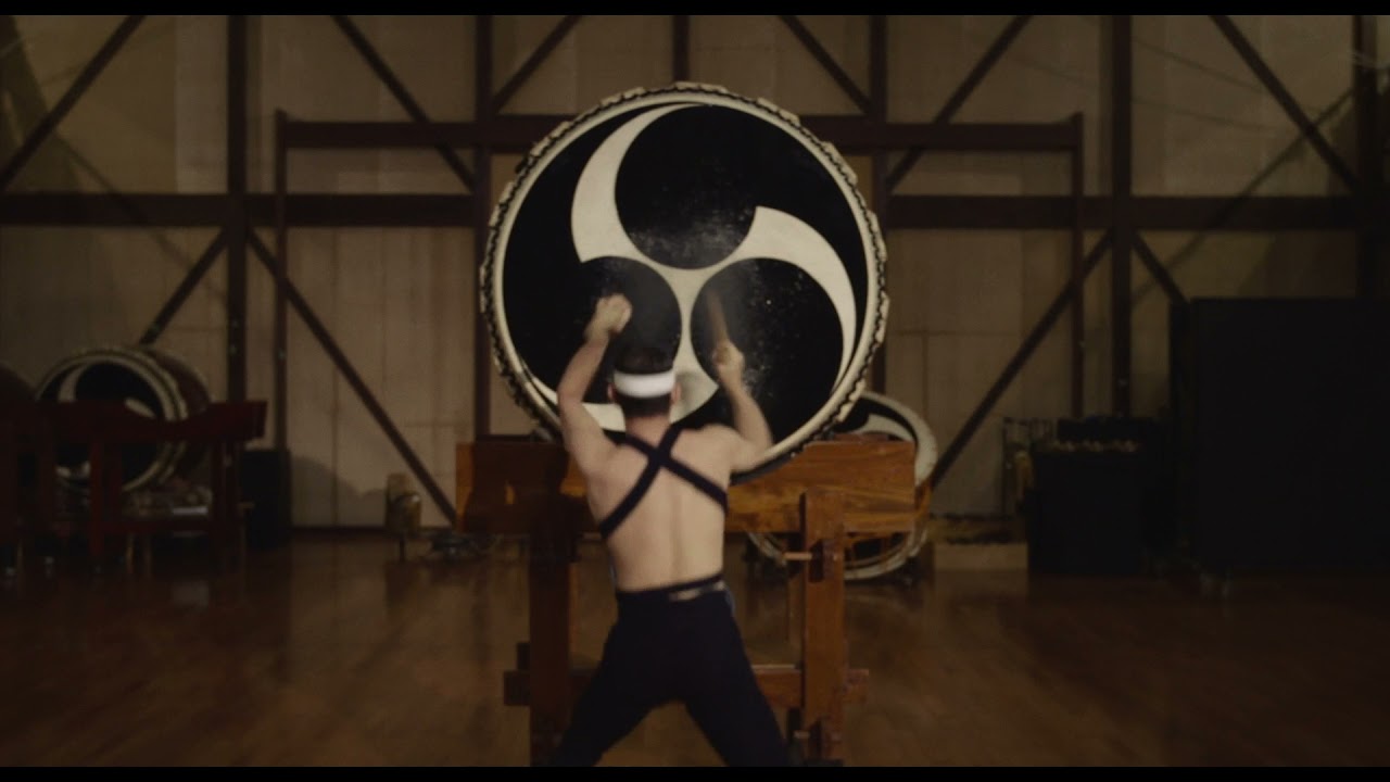 Miniature de la vidéo SPECTRE : SANITY, MADNESS & THE FAMILY - Bande annonce (Para One) du film Spectre: Sanity, Madness and The Family