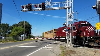 Jackson Road Railroad Crossing (CA 16), HLCX Leads UP LRS-93 Folsom Local, Sacramento CA