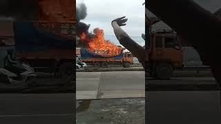 Download lagu viral... mobil truk terbakar di jln Pantura depan pabrik politron sayung mp3