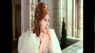 Vives En Un Cuento Lyrics English Translation