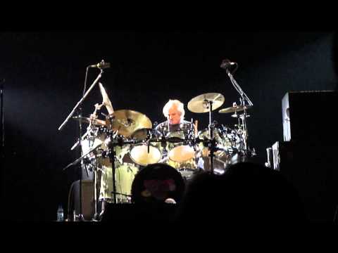 YES- Alan White drum solo Argentina 2010