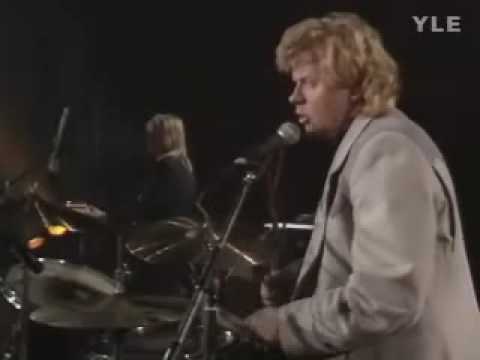 Eero, Jussi & The Boys: Kaikki Rakkauteni (live 1990)