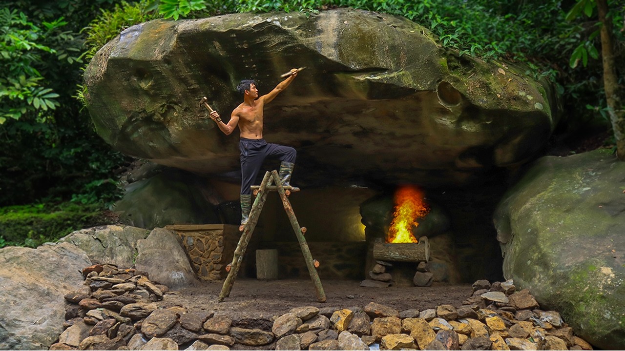 I Chiseled a Giant Rock To Build a Warm Shelter in the Rain Forest, Precious Tea, Catch and Cook