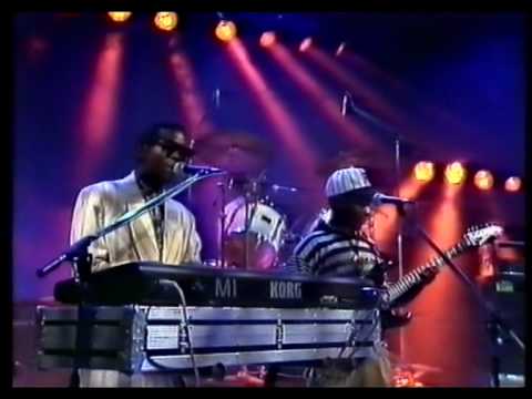 Bhundu Boys - Jekesa (Lets Join Hands) - 1989 - Live