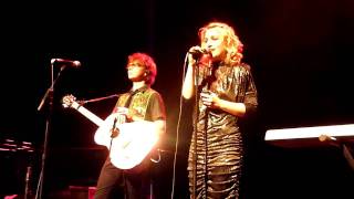 Kate Miller-Heidke &amp; Keir Nuttall: &quot;Words&quot; (live at The Music Box in Hollywood)