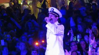 Joey McIntyre singing along to Here We Go Again - NKOTB Cruise 2014
