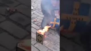 Download lagu Azab Langsung Untuk Pembakar Al Quran #shorts #islam #islamic #trending #viral #quran #ytshorts mp3 Download lagu Azab Langsung Untuk Pembakar Al Quran #shorts #islam #islamic #trending #viral #quran #ytshorts mp3