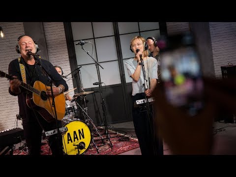 Bløf & Geike Arnaert - Zoutelande (live bij Joe)