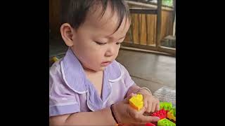 Thu reminded herself to endure the pain, knowing she was the strength her sister and daughter depend